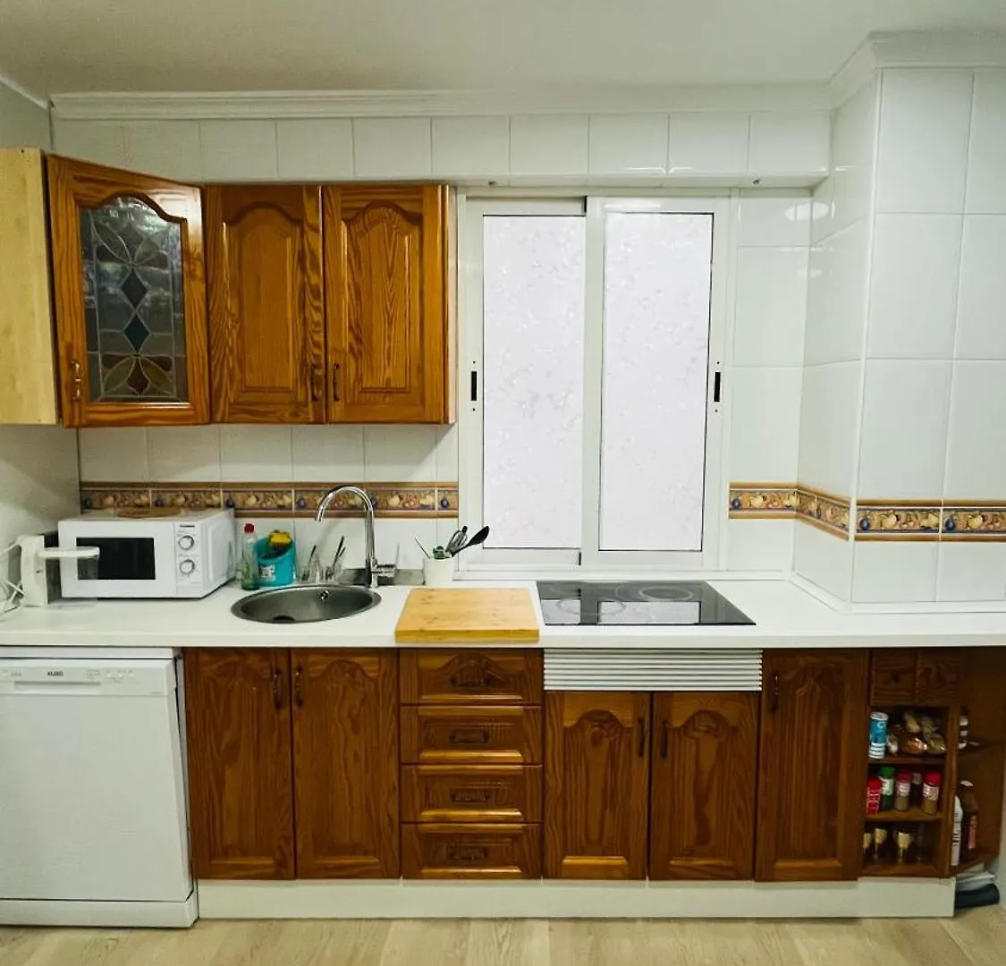 Habitacion Buena, Bonita Y Barata Малага