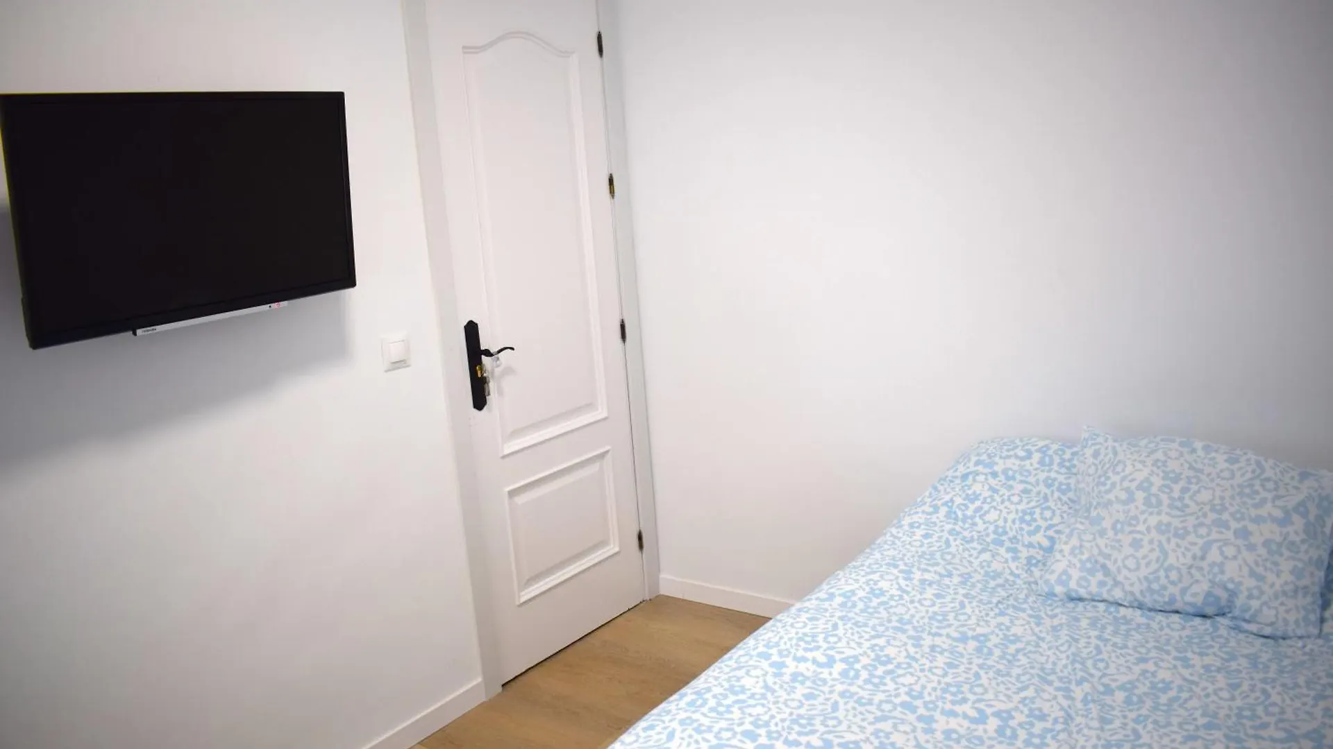 Habitacion Buena, Bonita Y Barata Málaga Spagna