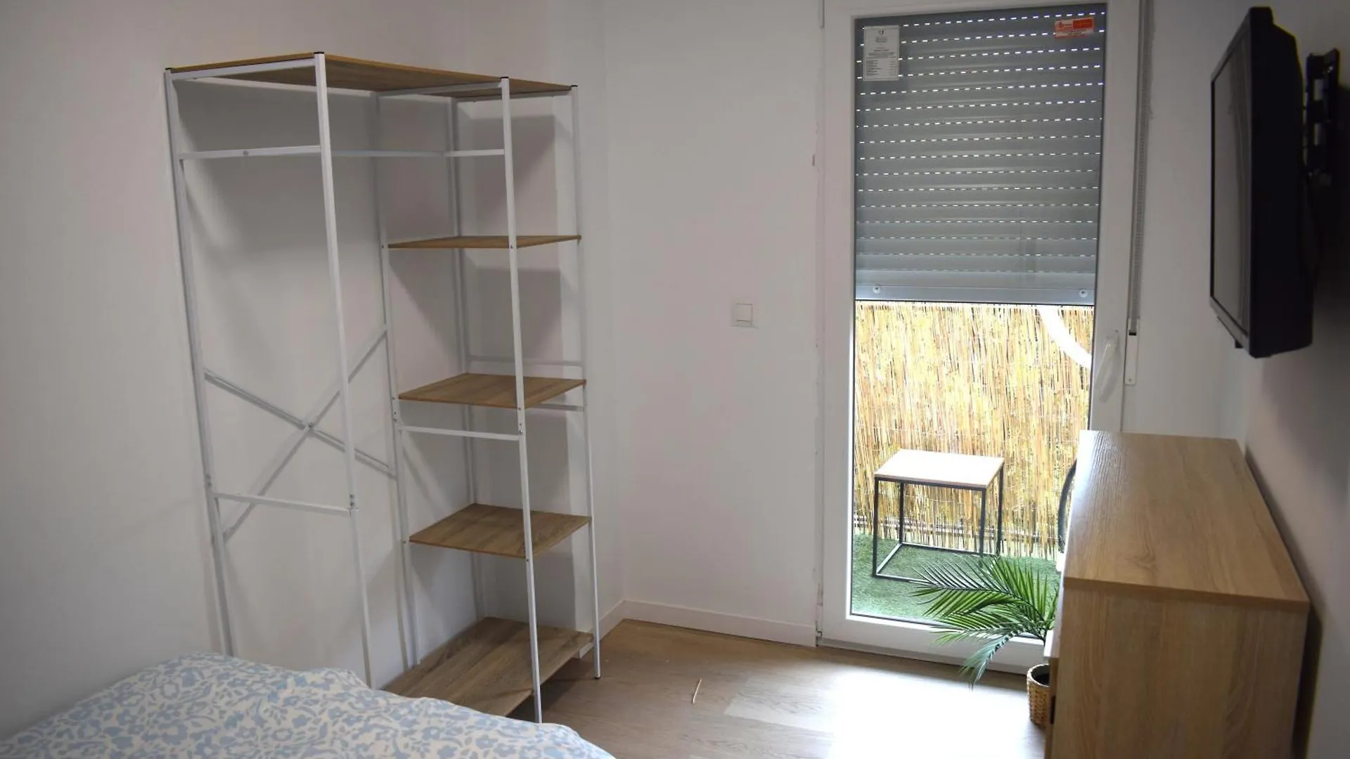 Homestay Habitacion Buena, Bonita Y Barata Malaga Spain